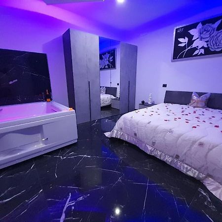 Casa Birmano Villa Taranto Exteriör bild