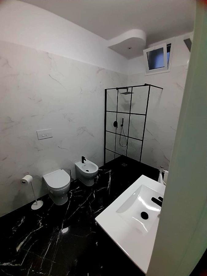 Casa Birmano Villa Taranto Exteriör bild