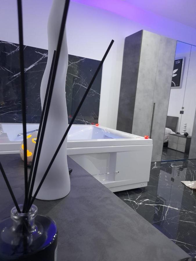 Casa Birmano Villa Taranto Exteriör bild